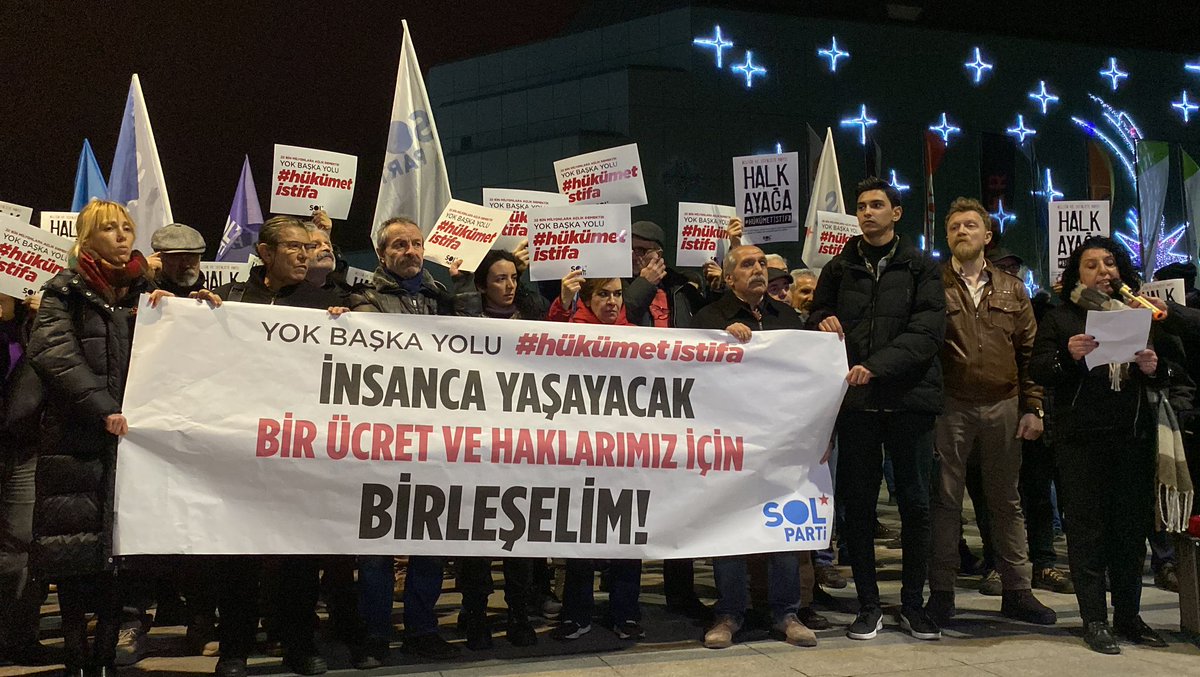 Yok başka yolu!

Açlığa ve sefalete karşı halk ayağa #hükümetistifa

Açıklanan sefalet ücretine karşı İstanbul'dan ses veriyoruz:

İnsanca yaşayacak bir ücret ve haklarımız için birleşelim!