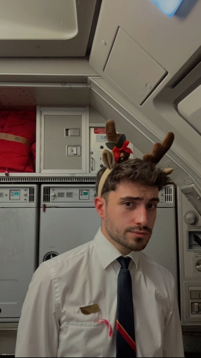 Whore-ge tweet media