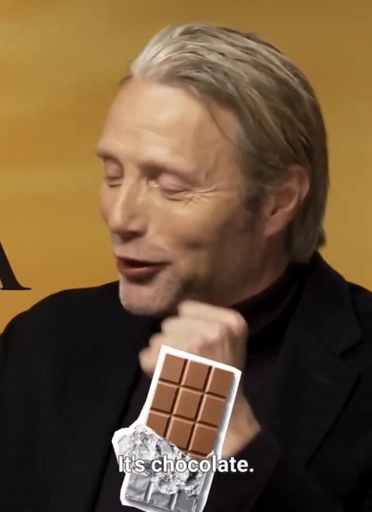 plum_allure's tweet photo. マッツ生粋のチョコ好き説

好きなケーキに「サラ・ベルナール（クッキーにチョコクリームが乗ったお菓子）」を挙げていたし、テニス観戦で食べてたアイスは「マグナム（チョコアイスで有名）」だったし、スイーツは「バニラアイスと苺、チョコを少し乗せたもの」がお気に入り。そして最新のこの笑顔… https://t.co/2OwQwec7Tj