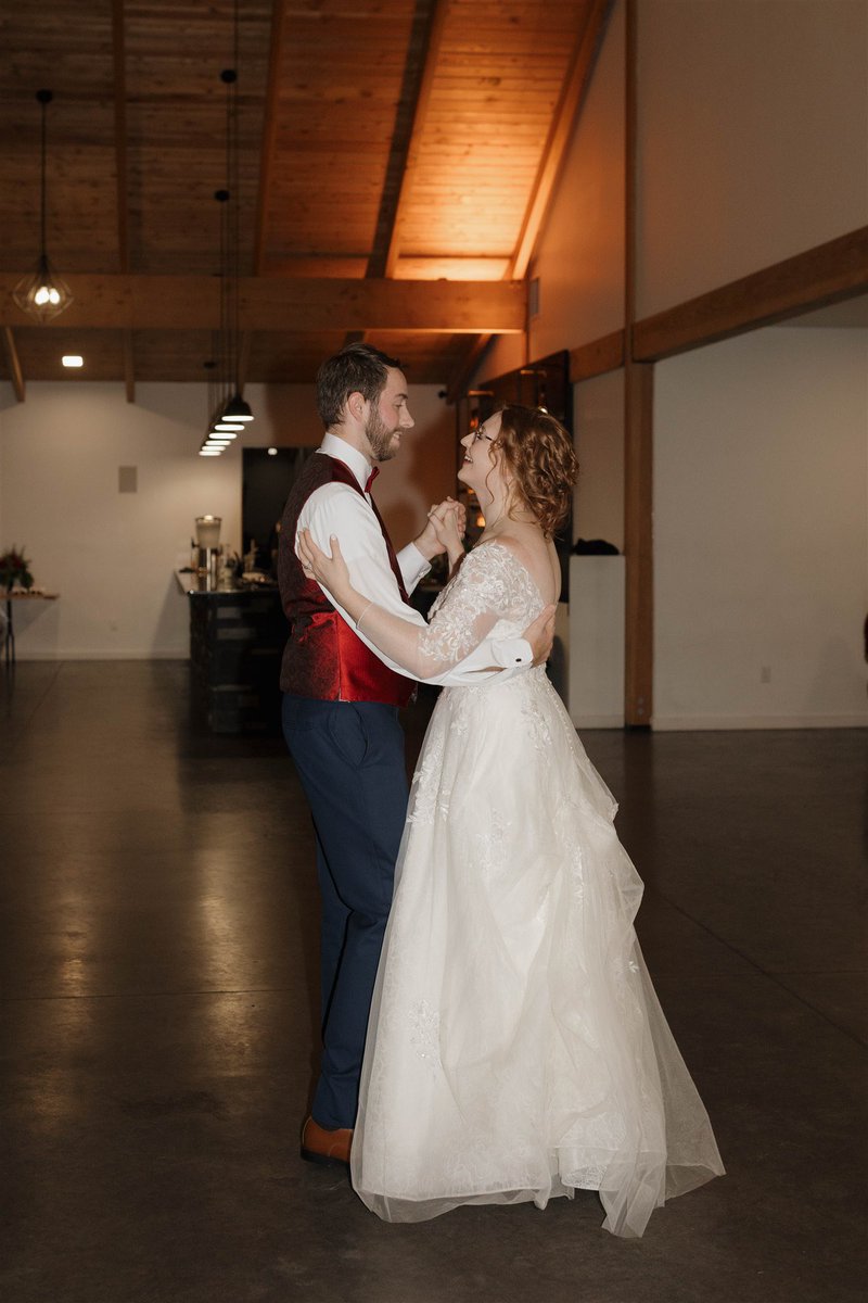 BBCoachV's tweet image. What a beautiful day! Congrats to @tuck_vahle33 and @17mjewel on your marriage! We love you both very much!!

Photo credit: @sophiajuliettephoto