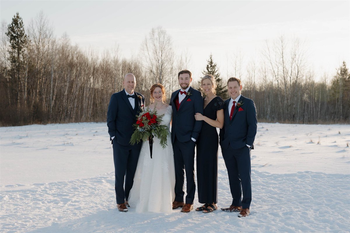 BBCoachV's tweet image. What a beautiful day! Congrats to @tuck_vahle33 and @17mjewel on your marriage! We love you both very much!!

Photo credit: @sophiajuliettephoto