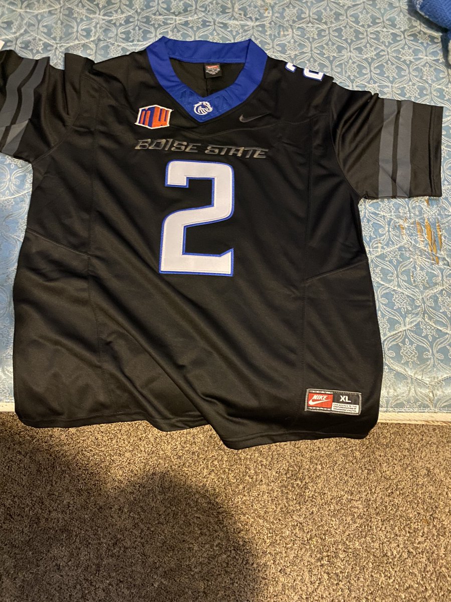 BlaiseKood51790's tweet image. Santa knows who the real Heisman is #Jeanty