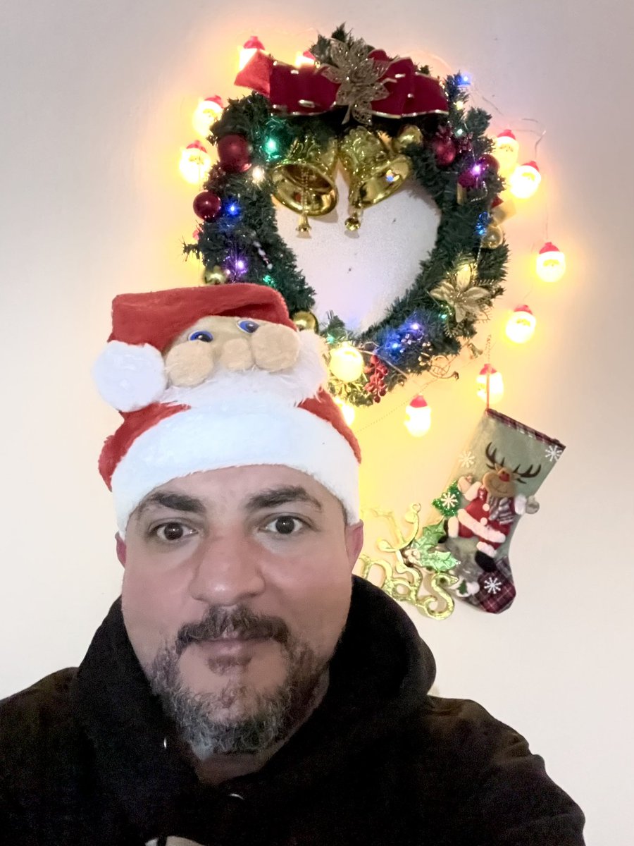 Mrmova's tweet photo. Merry Christmas to all of you ❤️ 🎄 🎅 
#Christmas #Spirituality #love #Peace https://t.co/bM27iKcJsj
