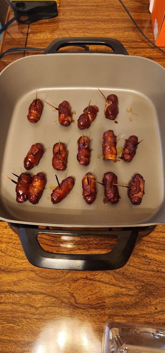 Merry Christmas!   Game Day!
🙂🎅☃️🎁🎄❄️❤️