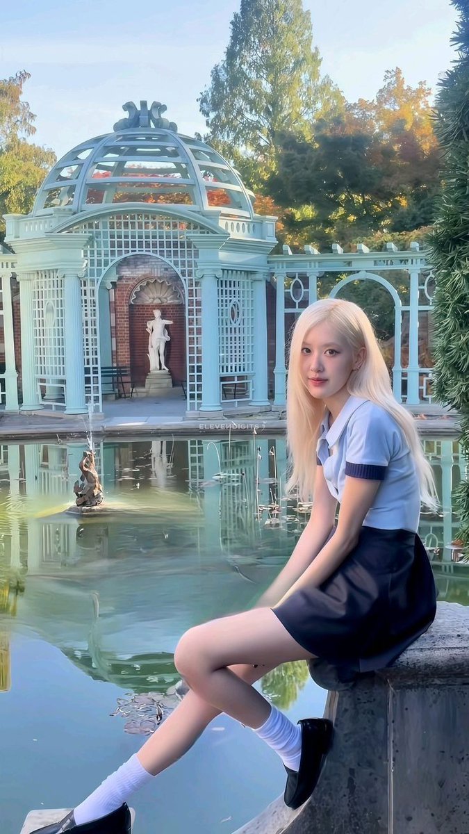 rshourly's tweet photo. #로제 #ROSÉ https://t.co/G0z887gqcm