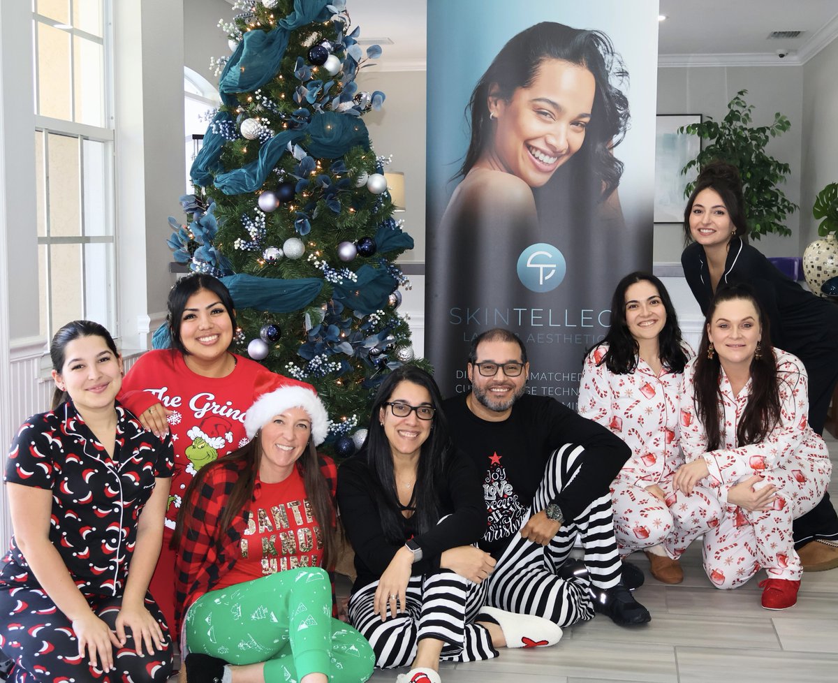 SkintellectTPA's tweet photo. Merry Christmas &amp; Happy Holidays from Skintellect Laser &amp; Aesthetics! 🎄 Wishing you peace, joy, and time well spent with friends and family. We can’t wait to see you in the new year! ✨ 

#HolidayCheers #Skintellect https://t.co/8UOKwyB3fh