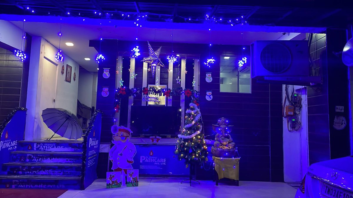 DPathcare's tweet photo. Christmas decorations at Dr Khanna’s Pathcare https://t.co/Hw7gpuFnIC