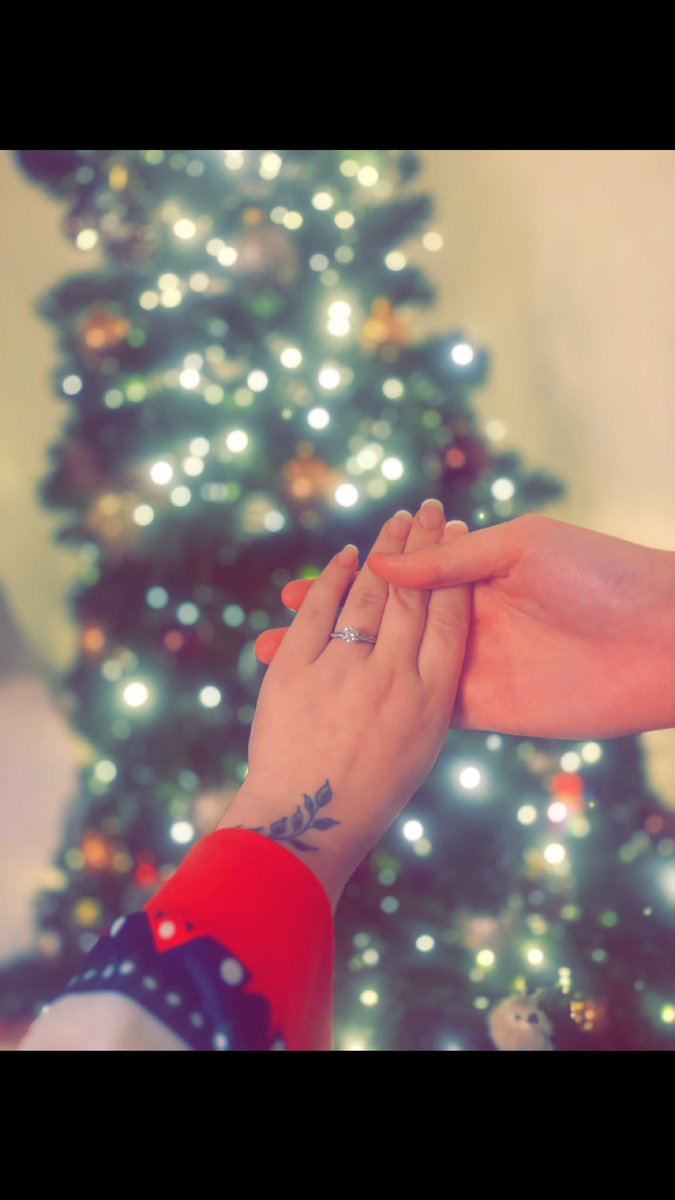 Lewis // Medz tweet media