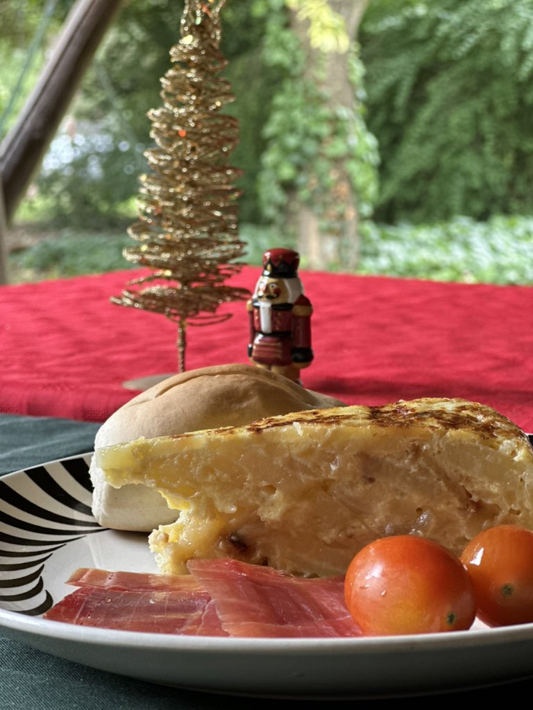 Navidad con tortilla Alex Blanch de <a href="/diegopimentel/">Diego Pimentel</a> y jamón ibérico regalo de <a href="/elenadaquila/">Elena D'Aquila</a>