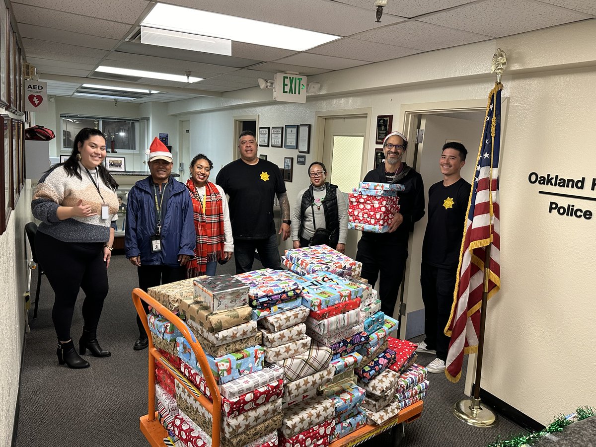 Wishing you a joyful holiday season! 🎄✨ 

At OHA, we’re grateful for the opportunity to support Oakland families with safe, affordable housing and a sense of community. 

Here’s to a season of hope and new beginnings! 🏡❤️

#SeasonOfGiving