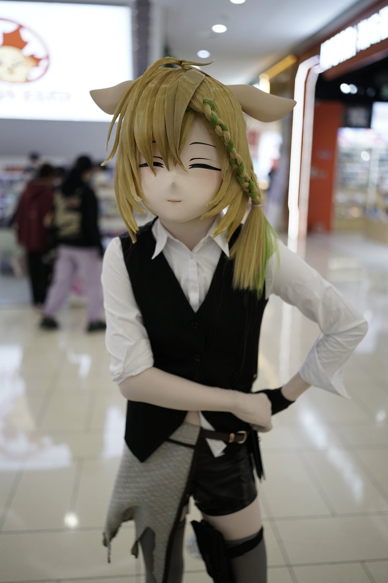 今日份寒芒克洛丝，请大家签收～ #明日方舟 #kigurumi #寒芒克洛丝