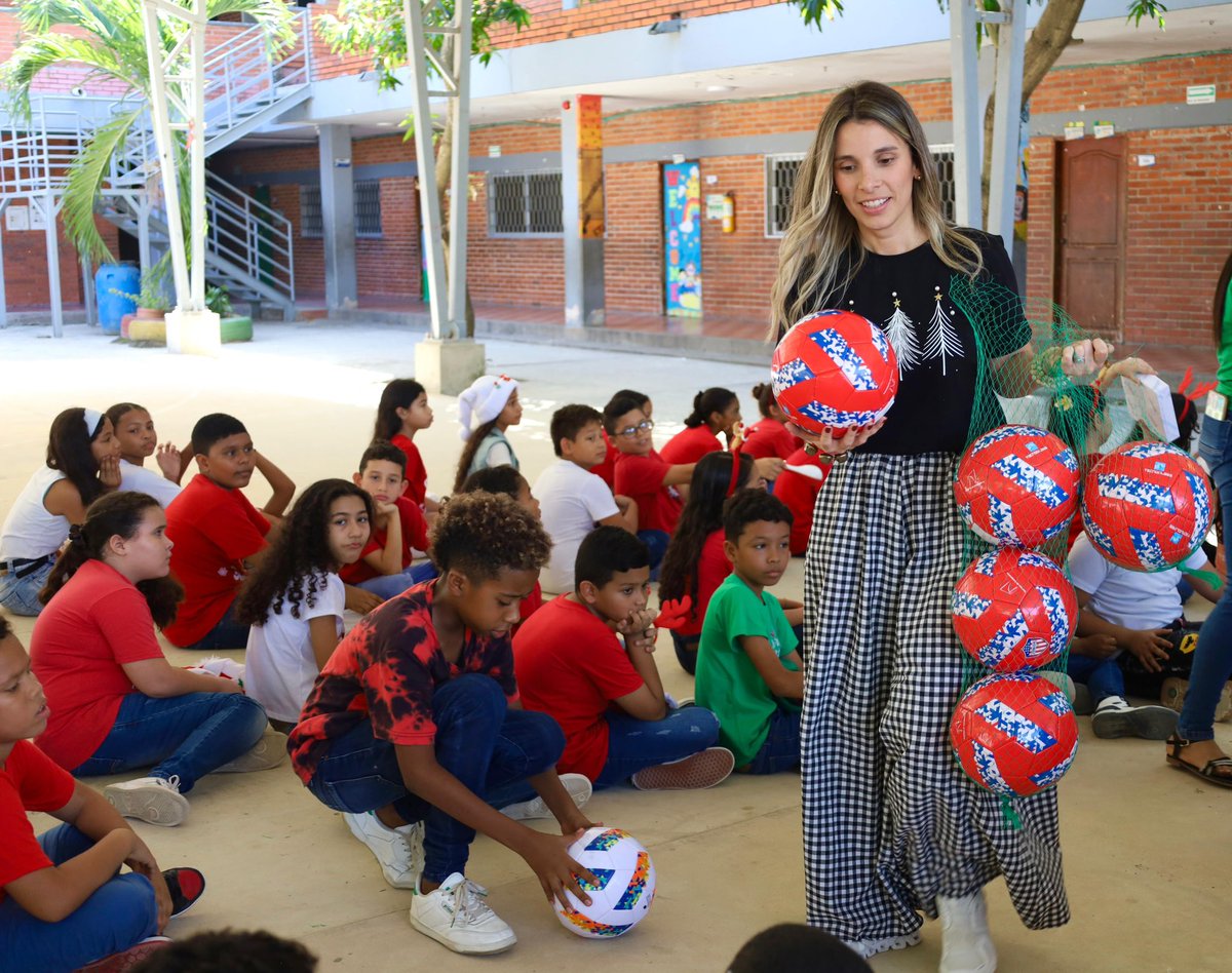La felicidad de cada uno de ellos  me llenan el alma ❤️🎄🎁
Gracias <a href="/FunTecnoglass/">Fundación Tecnoglass</a>