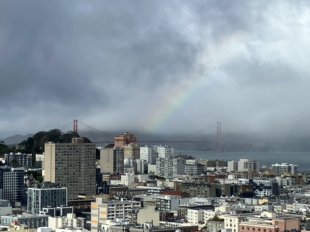 jimlutzmusic's tweet photo. Wishing you and yours the best today! No stream this week, but enjoy my holiday tunes at https://t.co/Ki6xGFi7qN
A few pics from here in San Francisco: #trombone #Spitvalve #Bandgeek #Bflatulent #Beetlejuicetourband #Tourlife #Pitmusician #goldengatebridge #rainbow #sanfrancisco https://t.co/b24XjSiLyP