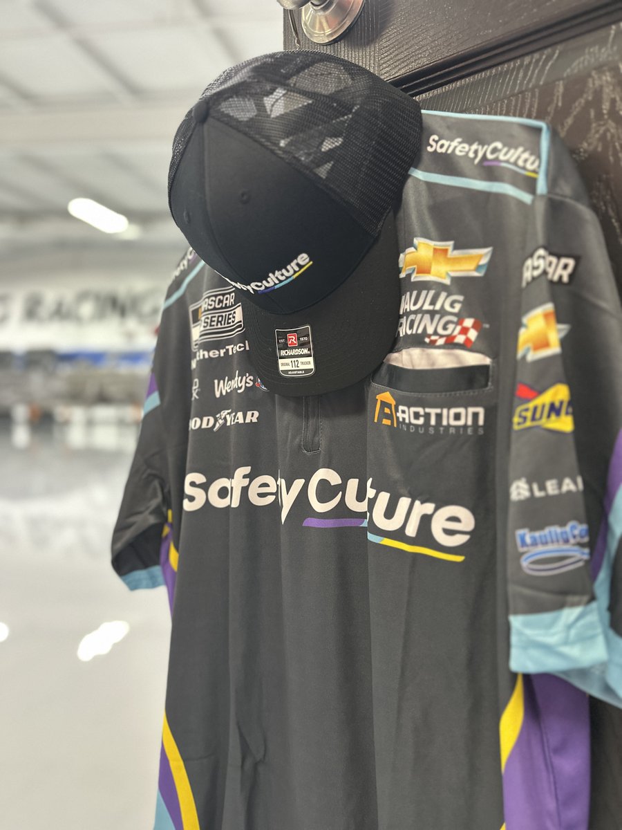 Kaulig Racing (@kauligracing) on Twitter photo #Giveaway no. 🔟 of the Christmas Giveaway Series is a <a href="/SafetyCultureHQ/">SafetyCulture</a> prize pack!
To enter:
- Like & repost this
- Follow <a href="/KauligRacing/">Kaulig Racing</a>
- Reply with a Christmas emoji #Giveaway no. 🔟 of the Christmas Giveaway Series is a <a href="/SafetyCultureHQ/">SafetyCulture</a> prize pack!
To enter:
- Like & repost this
- Follow <a href="/KauligRacing/">Kaulig Racing</a>
- Reply with a Christmas emoji