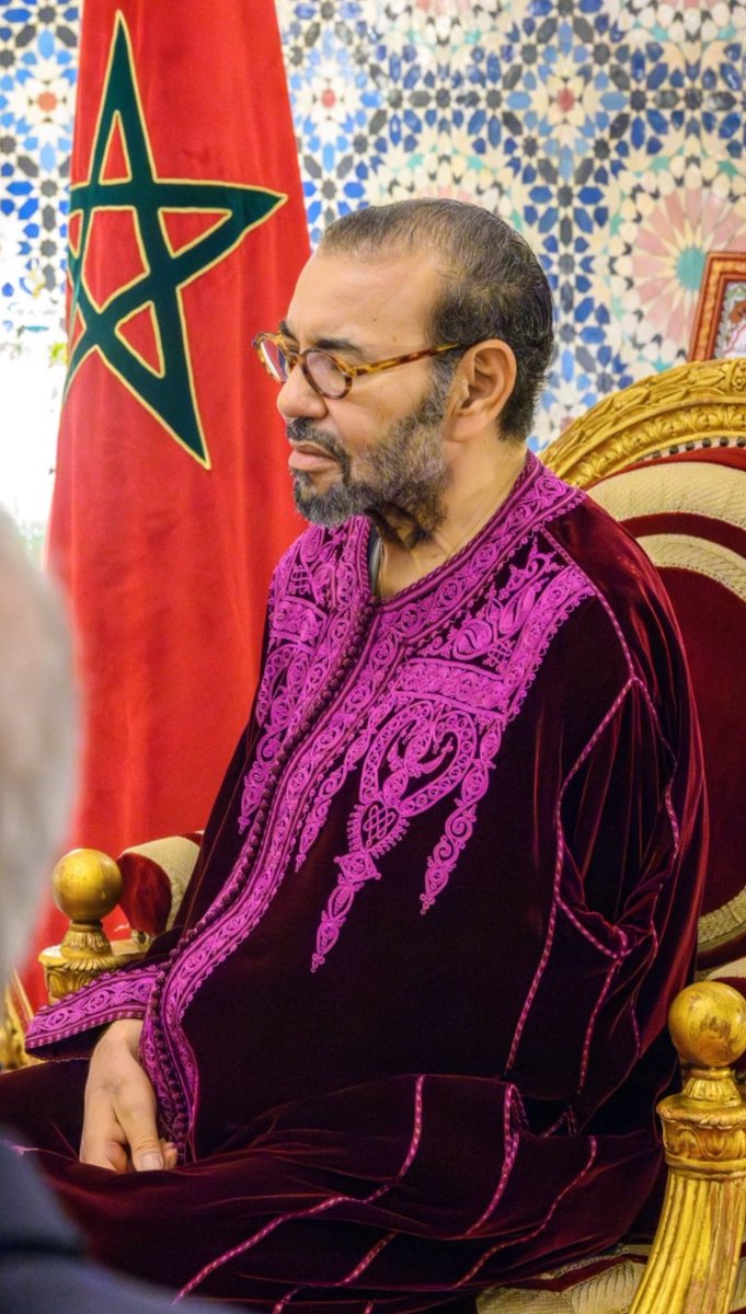 Realmente llamativa la última aparición del rey de Marruecos Mohamed VI, y no solo por su demacrado estado de salud.