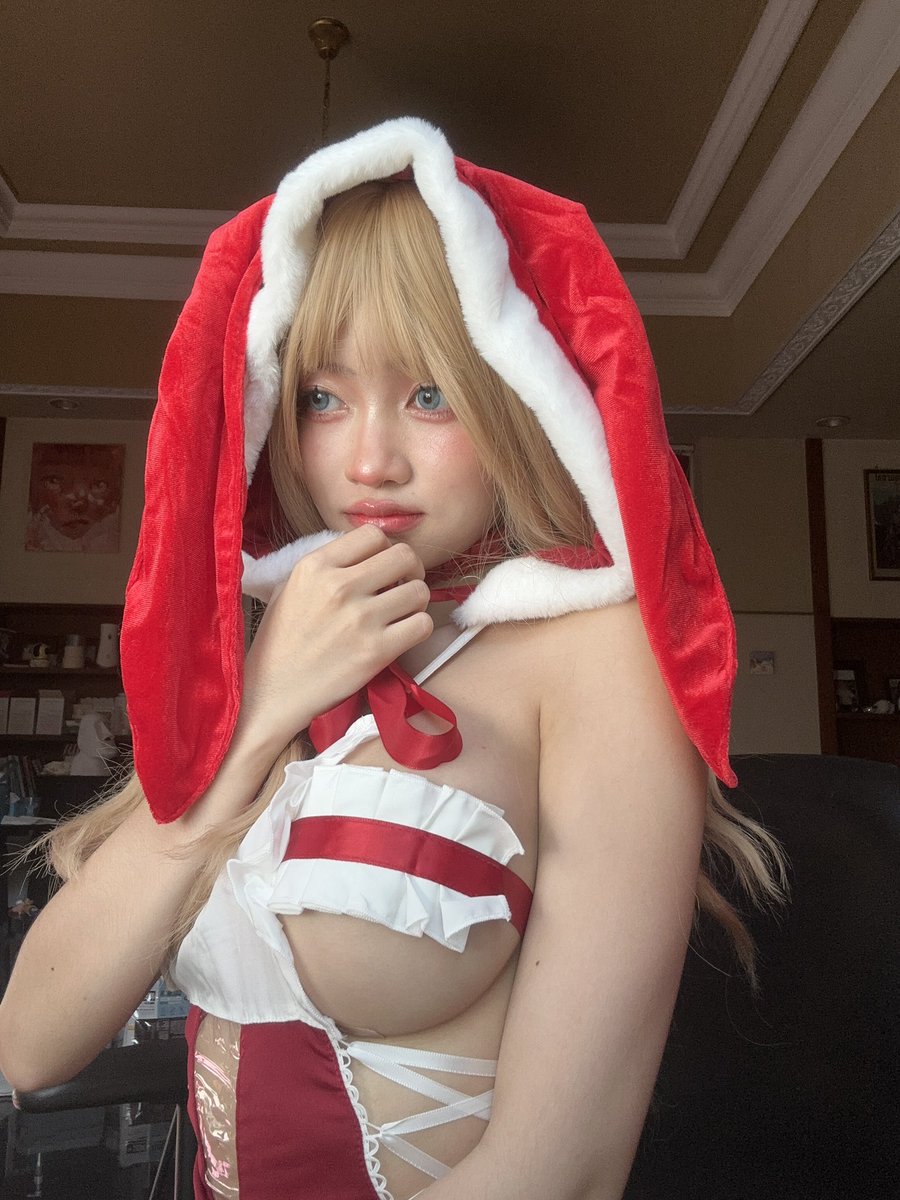 yeenhalem's tweet photo. “Merry X’mas! ☺️🎄✨” https://t.co/4IweRBjwF7