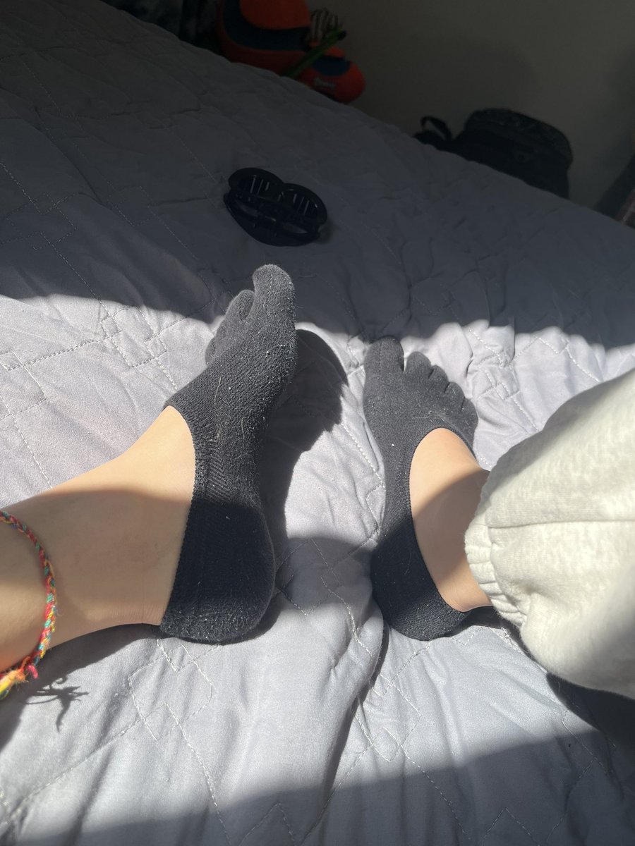 feetmeeft's tweet photo. Merry Christmas y’all 🎄 https://t.co/oLzp0LFASF