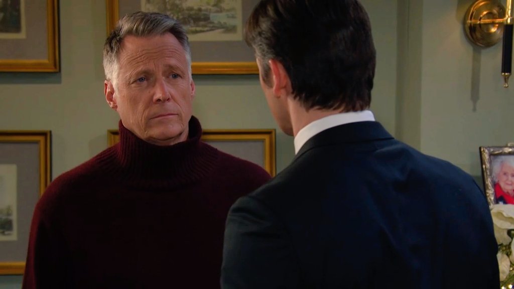 brianne1017's tweet photo. Xander approaches Jack to say he's sorry things didn't work out in Vancouver the way everyone had hoped. Xander asks about the paper &amp; Jack says Chad is doing a fine job with it. #Days @PaulTelfer @matthew_ashford #XackAttack #Xack https://t.co/ZvDkXdEKpK