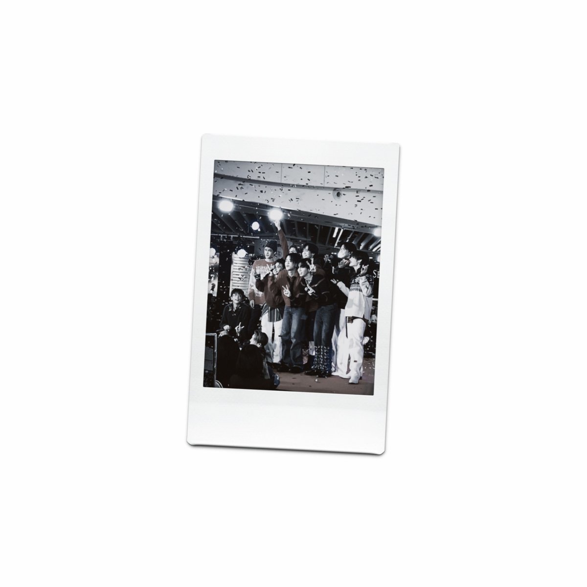 : ¨·.·¨ :
‌ ` ·.  2023 to 2024 
สิ่งเดียวที่ยังเหมือนเดิมคือยังคงเป็นช่วง
เวลาที่น่ารักที่สุดของปีที่มีน้อง dice 🎄’

< 3 อยู่ร้องเพลงด้วยกันไปทุกๆปีเลยน้า 

#DICE_SONRAY
#น้องไดซ์จ๋าซานตาพี่ไพรซ์มีอะไรจะบอก