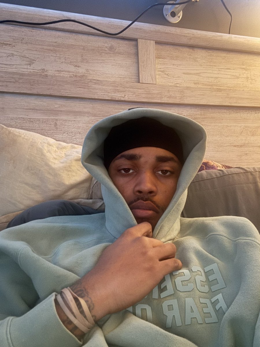 1benjiiiiii's tweet photo. LONG LIVE THE MEN💯 happy holidays #erose💔 #10💔 https://t.co/CoRmWQ7oaj