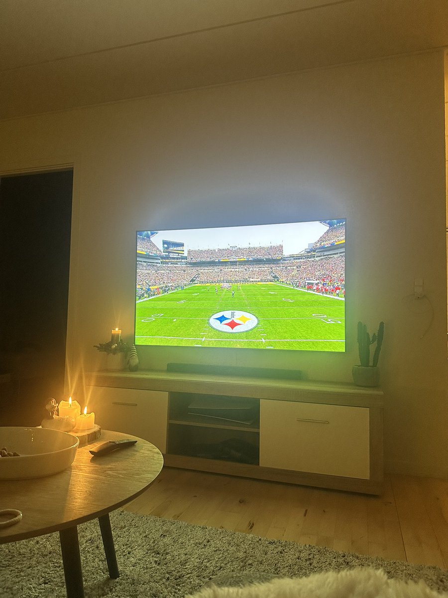 Merry Christmas from Denmark 🇩🇰🏈
<a href="/ScottHanson/">Scott Hanson</a> <a href="/drewbrees/">Drew Brees</a> #NFLonNetflix