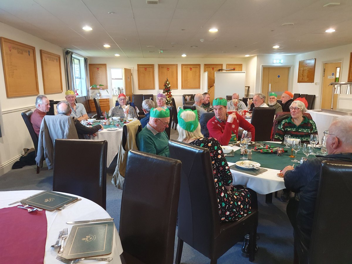 carlinethis's tweet photo. Wishing all members a Merry Christmas &amp; a Happy New Year with a picture of the  first Snowdrop buds, &amp; Thursday &amp; Muck-in vols enjoying their Christmas meals. https://t.co/S4Lm6bGAGx
