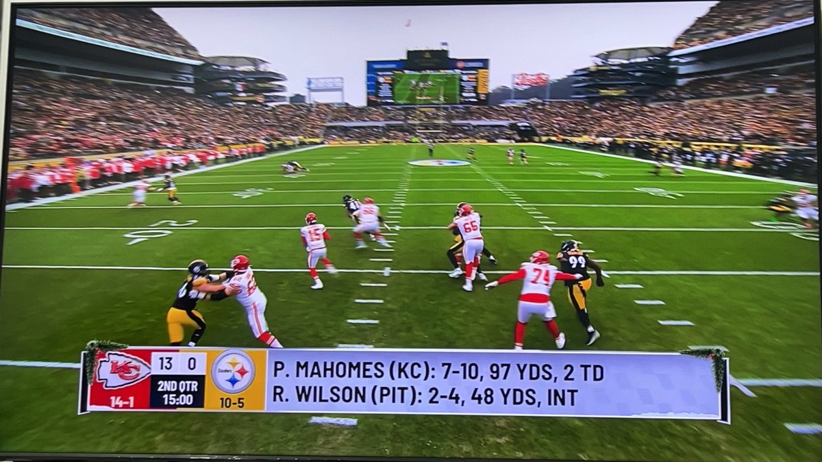 mayihs55's tweet photo. Watching from Maldives 🇲🇻 #NFL #NFLenNetflix #KansasCityChiefs https://t.co/Q3knGLBKcV