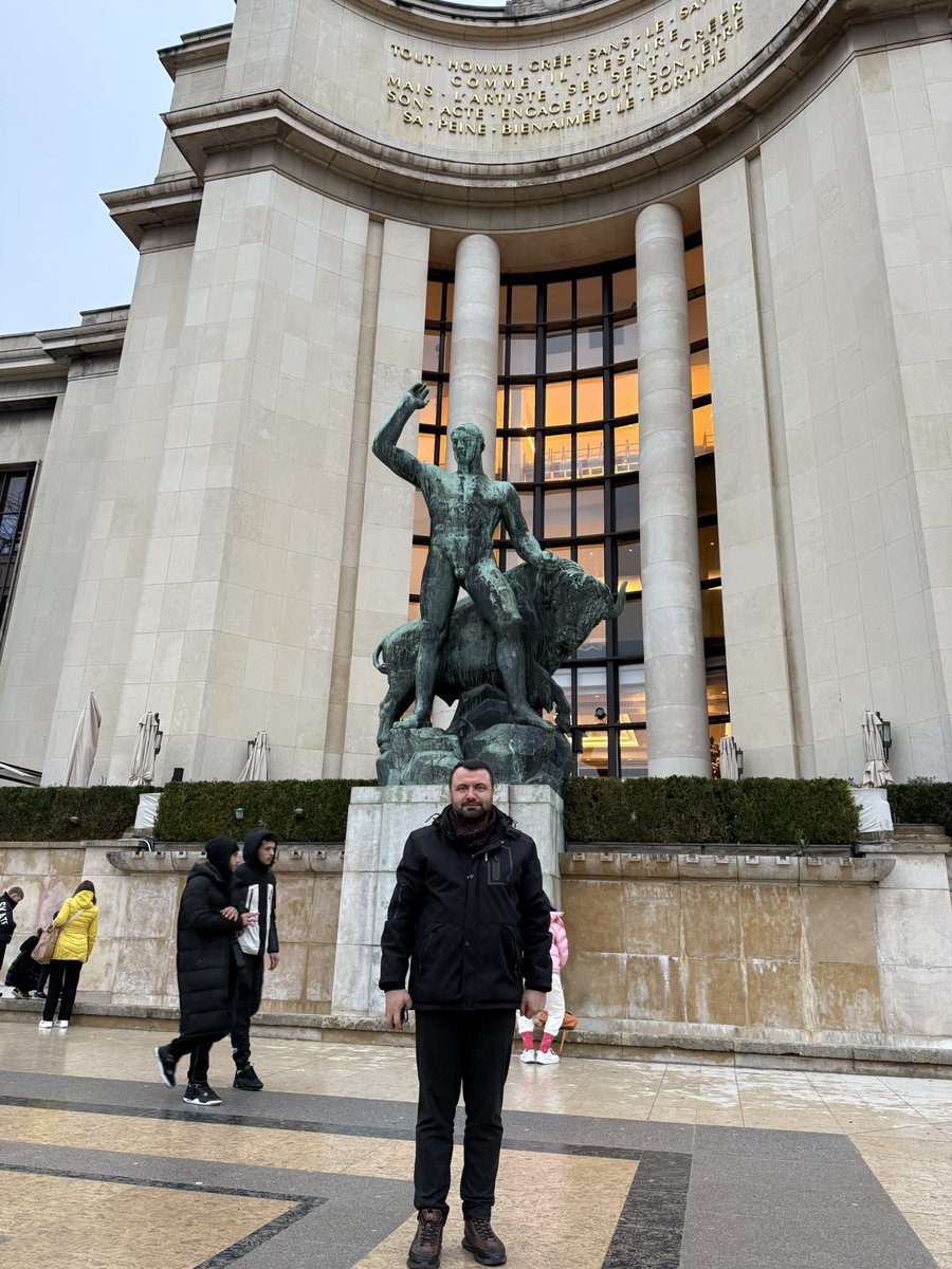 MuratTORAMAN's tweet photo. Fransa / Paris Eyfel Kulesi https://t.co/yURvK0znfe