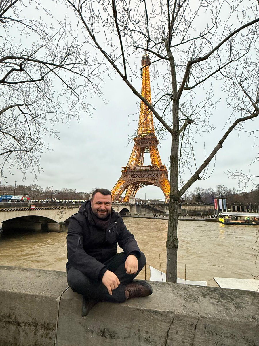 MuratTORAMAN's tweet photo. Fransa / Paris Eyfel Kulesi https://t.co/yURvK0znfe