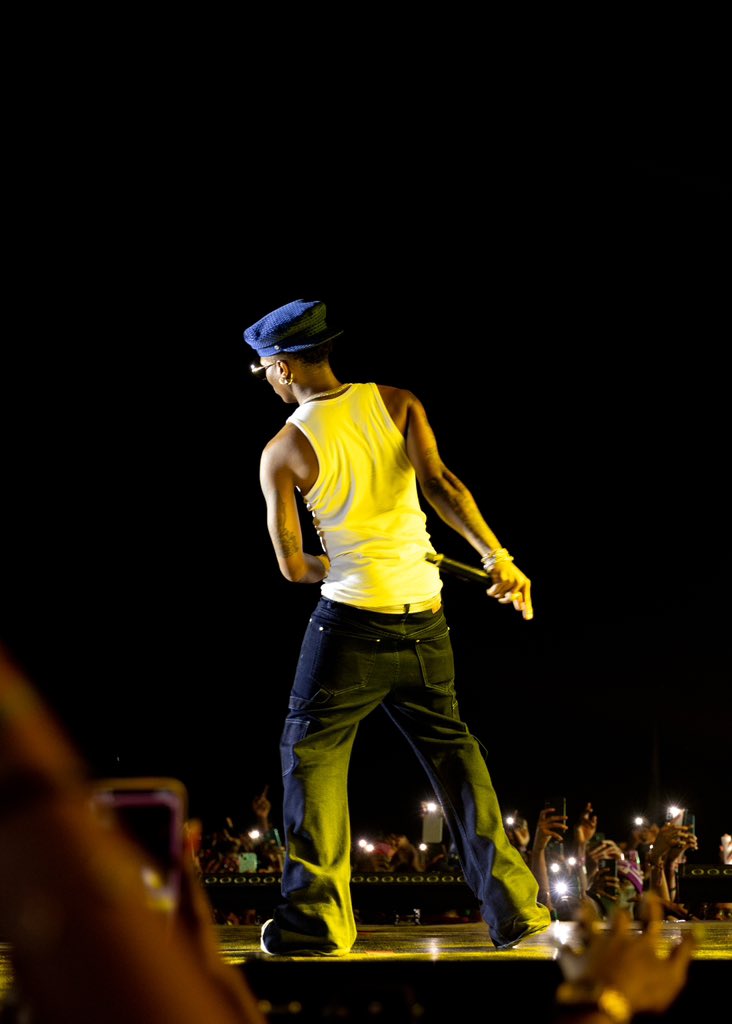 Boyydam's tweet photo. He is small but mighty @wizkidayo 

#explore #lagosconcert #MerryChristmas #fypviraltwitter https://t.co/FM82uQyaU4