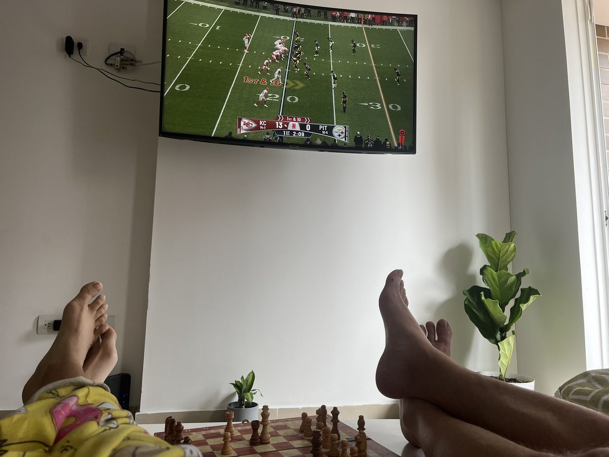 BFSPencil's tweet photo. Feliz navidad from Sabanetta Colombia! #NFLonNetflix https://t.co/cpJXhqeXnS