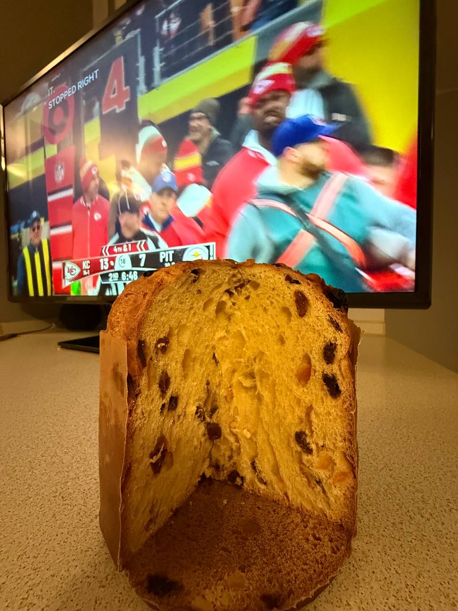 stuckjes's tweet photo. Panettone and @NFL on @Netflix is the best combo! Merry Christmas from Milan, Italy! 🇮🇹🇮🇹 🎄🎄

@ScottHanson
@drewbrees
#NFLonNetflix https://t.co/FLeZgpYRlN