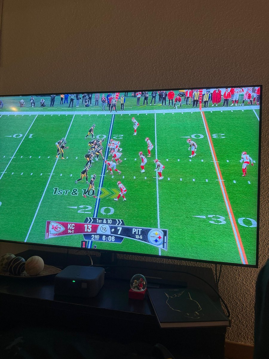 julissa13's tweet photo. @NFLNetflix @NetflixES watching the #Chiefs and the #steelers from #SPAIN 🇪🇦🇪🇦🇪🇦 ON #NetflixNFL https://t.co/cpc0MQRBwK