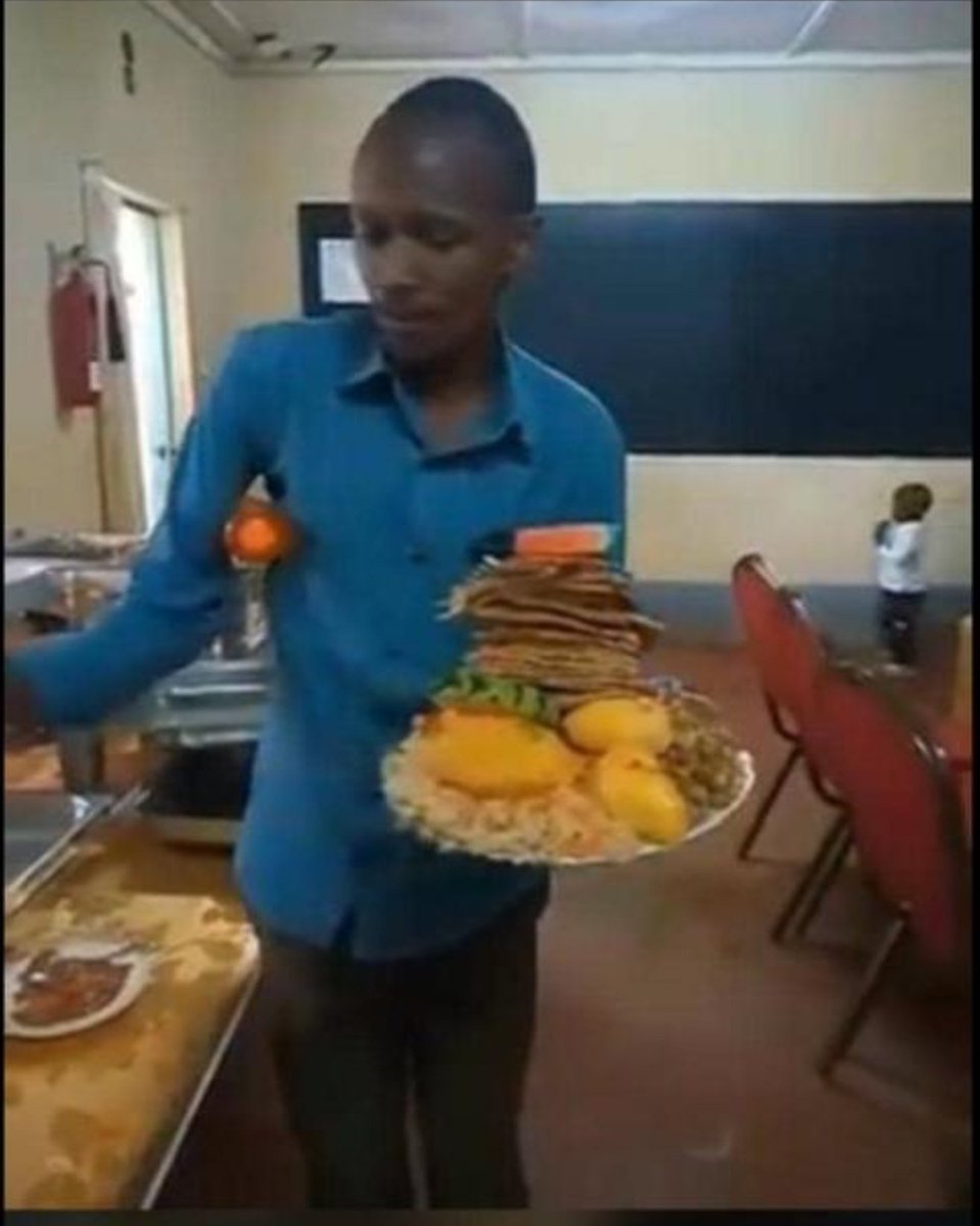 Him:How did u know am from Kyambogo 
Me:🤣🤣🤣