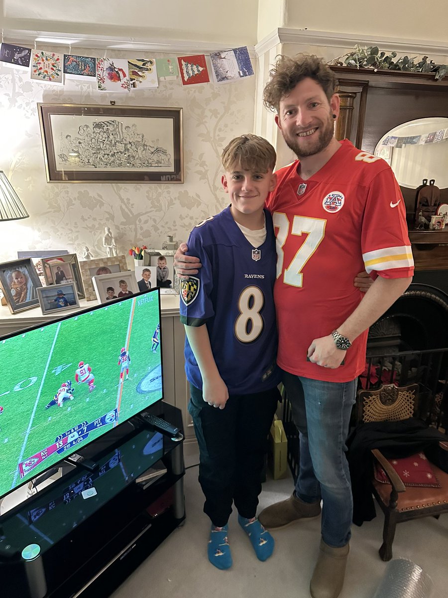 Anna Murray tweet media