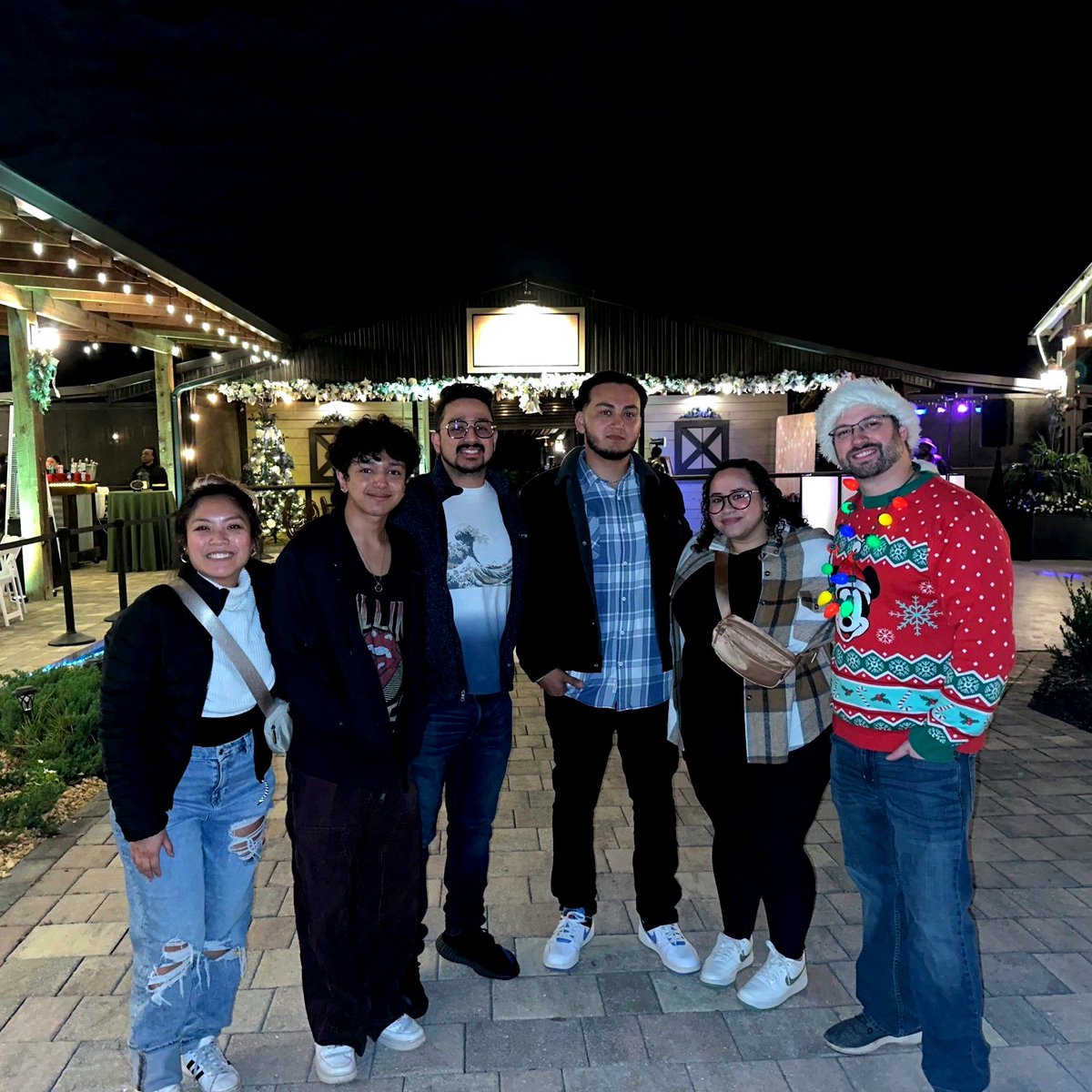 Spreading holiday cheer with the best crew in Emergency Medicine! Residents, faculty, and plenty of festive vibes to wrap up the year together. Wishing everyone a joyful and bright holiday season!

#HappyHolidays #EMFam #FestiveFaculty #MakingSpiritsBright