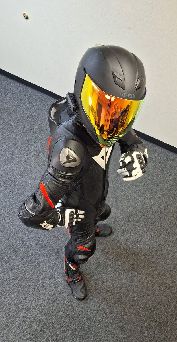 Wishing all my fellow kinksters a very Merry Christmas and happy holidays! 
Stay kinky. Stay in Gear 😉