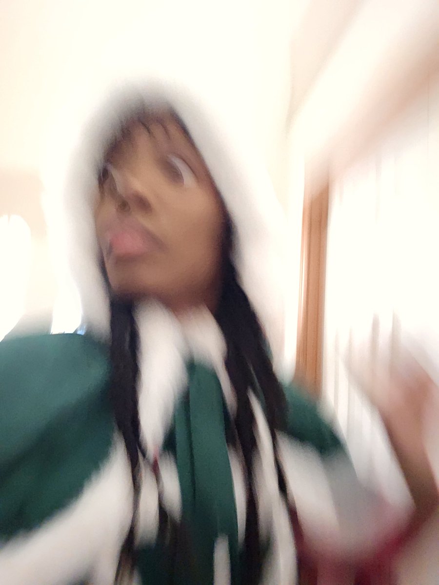 when you're Merry but in Crisis 🎄✨️