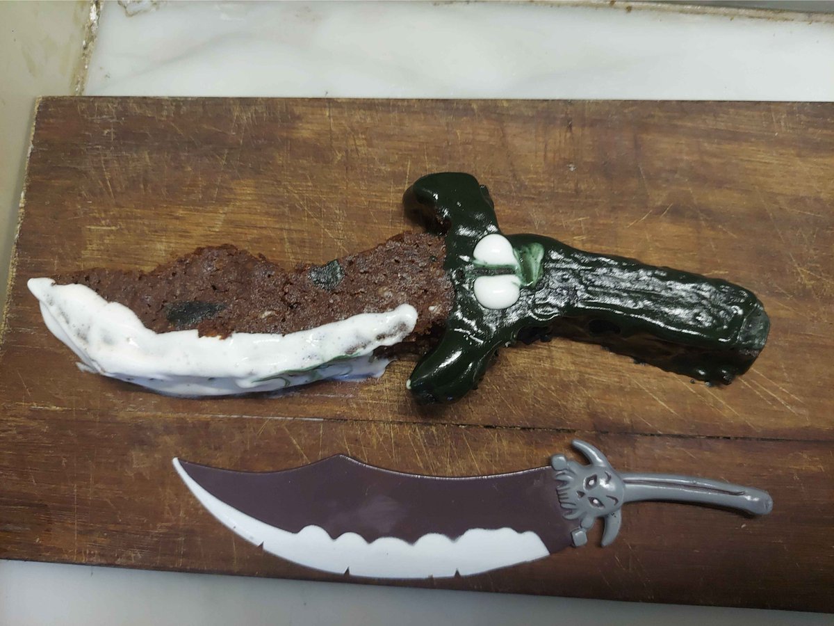 getdedmi's tweet photo. Brownies Blade of Doom.....?
I figured only Blinding Light of Destiny that has food variants, hence the opposite should have one, and made out of brownies!

#Artix
#Games
#CookieContest

p.s. I forgot to add the game &amp; year and ate the blade but saved the note from the trash can https://t.co/LnpNCiUwZ4