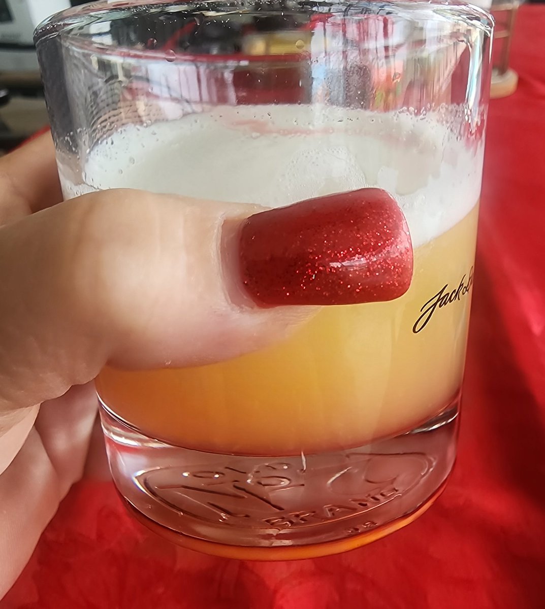 _AWasko_'s tweet photo. Cheers &amp; Merry Christmas to all. ❤️ today's holiday shots are pineapple upside down shots. 2oz vanilla vodka 2 oz pineapple juice shake well then pour grenadine over a spoon to cover bottom. It's delicious.😋 https://t.co/qvgiBkEfaA