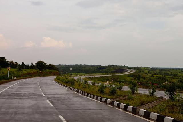 Nagpur_Vidarbha's tweet photo. #Nagpur #Delhi #Bhopal #DNIC #NationalHighway #Infrastructure #IndustrialCorridor
Travel on Bhopal-Nagpur National Highway will be faster,Rs 550 crore approved for Baretha Ghat.
https://t.co/fPn6cschHn https://t.co/2khDywkFZR