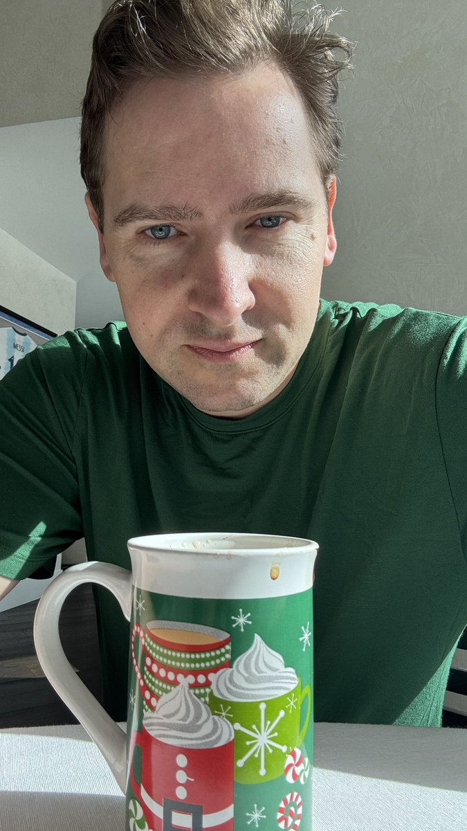 Wishing everyone a very Merry Christmas 🎄🎅🏼🎁🙏🏼❤️ filled with love, happiness, and health next to your loved ones 🌟.