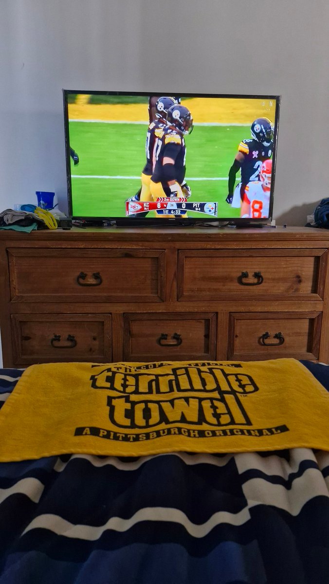 alepanna's tweet photo. @ScottHanson @netflix @drewbrees greetings from Mexico!! Merry Christmas 🎄 #NFLonNetflix #HereWeGo #SteelersNationWorlwide https://t.co/rS3DVmEjWK