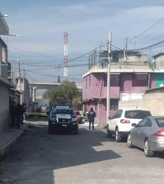 #Tultitlan #Edomex localizan un cuerpo sin vida con impactos de arma de fuego en las calles de la colonia Mariano Escobedo.
