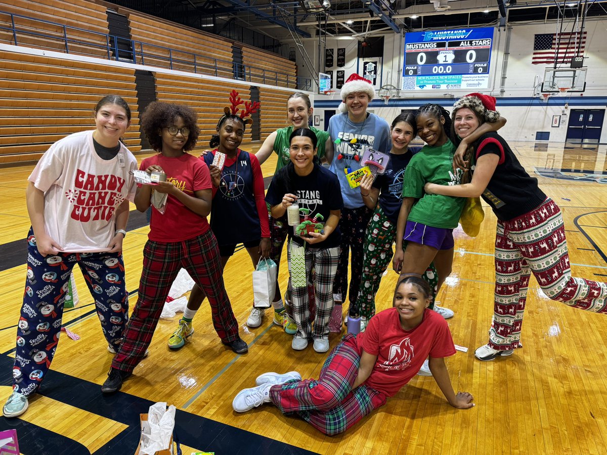 Merry Christmas to our Mustang Families!