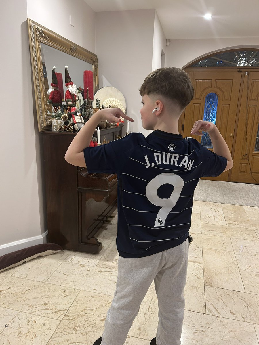 Wishing you a very happy Christmas <a href="/jhonduran991/">JD</a> 
From one John to another Jhon A very happy man here 🎅🏼🇮🇪 #UTV <a href="/AVFCOfficial/">Aston Villa</a>
