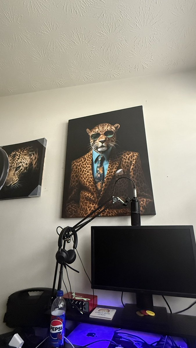 ChaseG85's tweet image. New wall art for my office! This year is all about business! LFG! @Jaguars #ContentCreatorInTheMaking #SocialMediaMarketing
