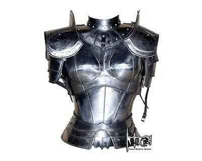 1 pic. i actually really like female video game armour because it's always so silly. so cunty. like you're