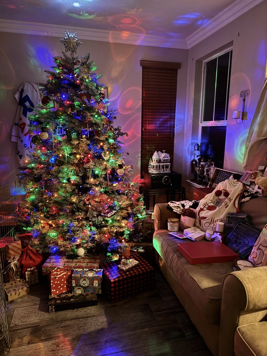 Happy birthday Jesus 🤍 MAY YOUR 2025 be blessed 🎄🤍