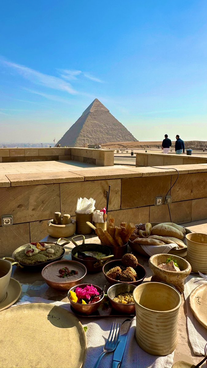 blamethelabel's tweet image. Breakfast at Pyramids &amp;gt; Breakfast at Tiffany’s